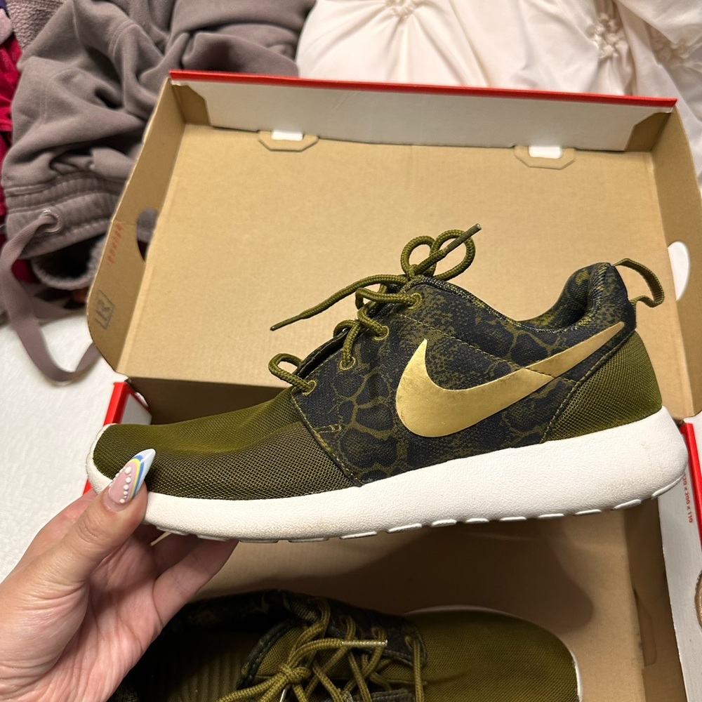 Nike Roshe Olive Green Athletic Shoes with Gold Swoosh